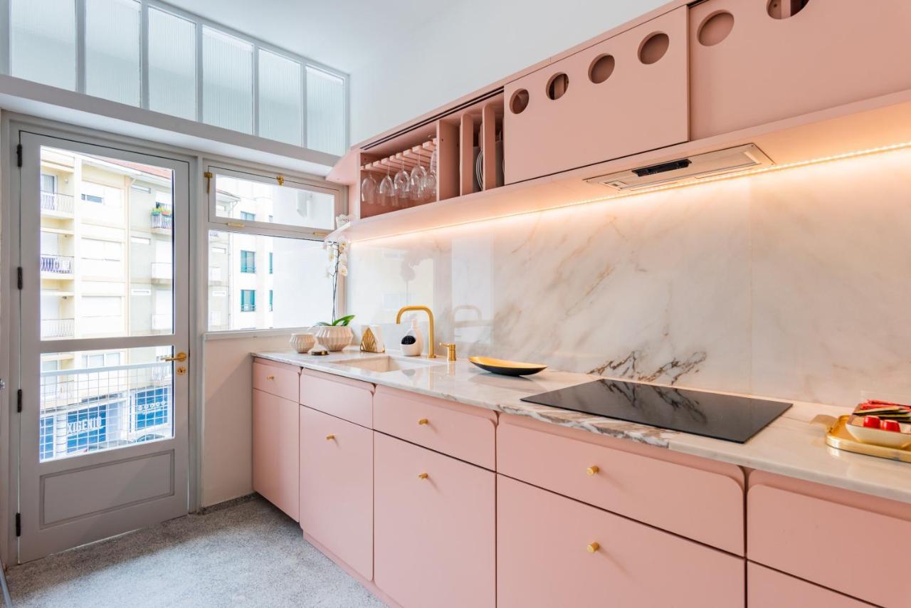 Amazing Duplex - Mid Century Experience & Parking Apartamento Porto Exterior foto